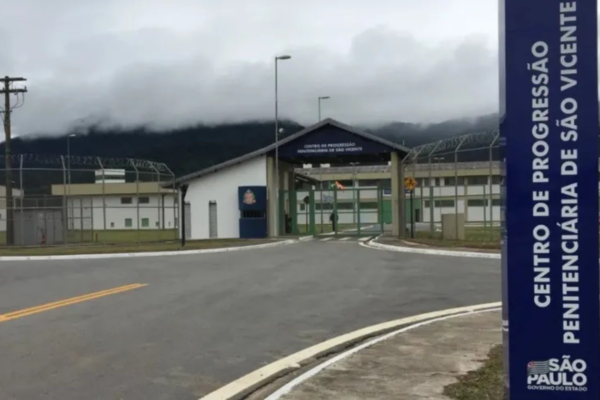 Mais de 180 presos não retornaram aos presídios da Baixada Santista e Vale do Ribeira após última ‘saidinha’ de 2024 Mais de 180 presos não retornaram aos presídios da Baixada Santista e Vale do Ribeira após última ‘saidinha’ de 2024