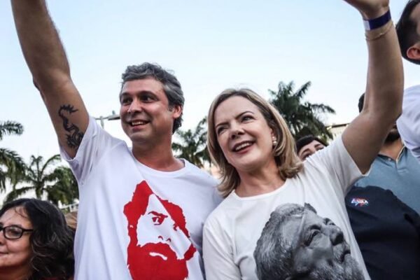 Pix: vídeo de Lindbergh Farias em resposta a Nikolas fracassa em audiência