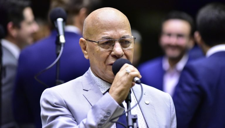 Comissão aprova projeto com regras para formação continuada dos professores da educação básica