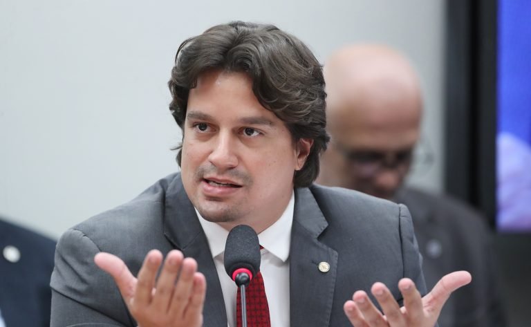 Comissão aprova projeto com política de saúde mental para atingidos em desastres
