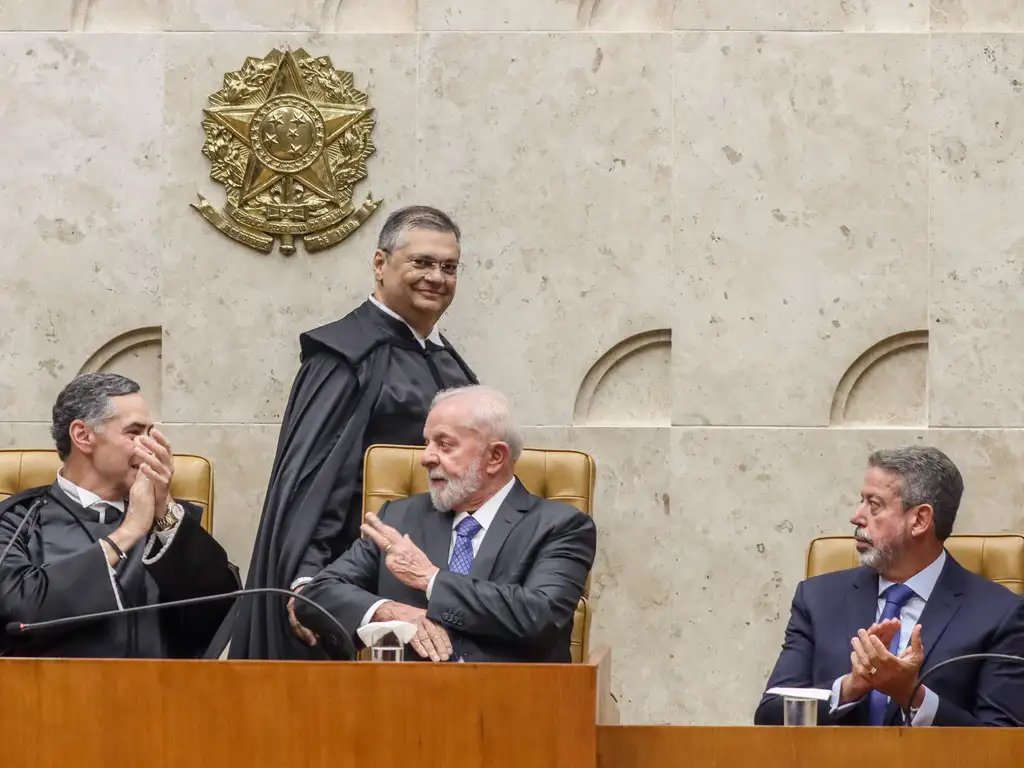 Apesar de rombo fiscal, Lula, ministros do STF e parlamentares terão aumento em fevereiro