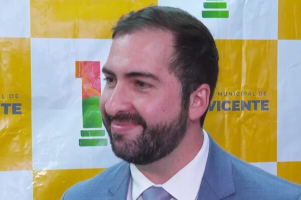 Prefeito e vereadores de São Vicente, SP, tomam posse; veja lista de eleitos