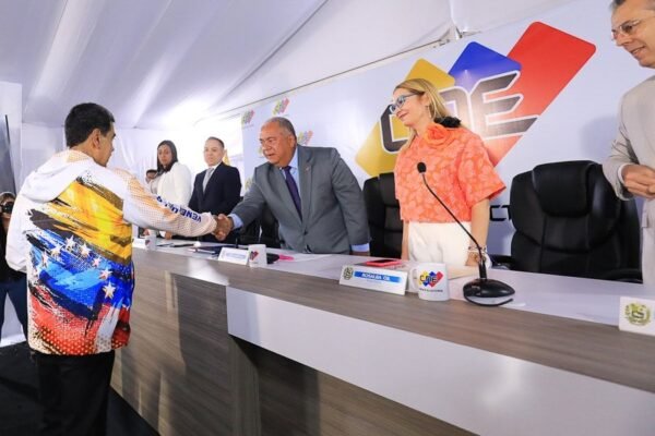 O aval brasileiro ao ditador Maduro