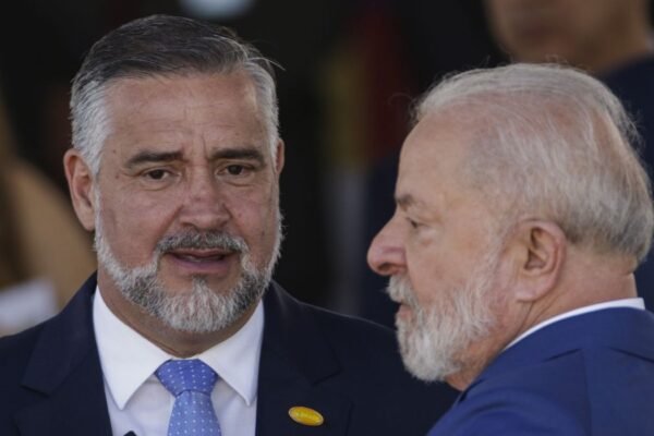 Lula retorna ao Planalto nesta semana