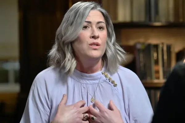 ‘Meu pai devia morrer na prisão’, diz filha de Dominique e Gisèle Pelicot em entrevista exclusiva à BBC