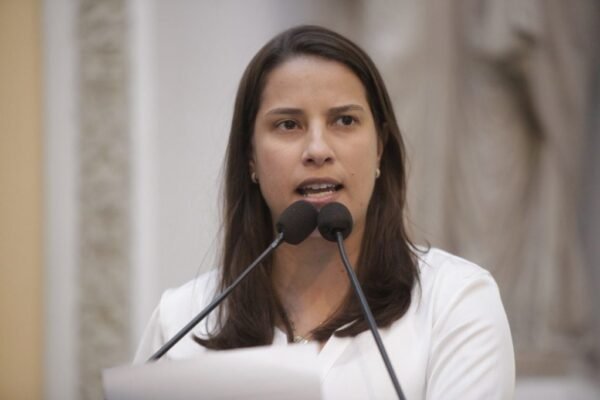 João Campos faz Prefeitura do Recife ter mais comissionados que governo do Estado