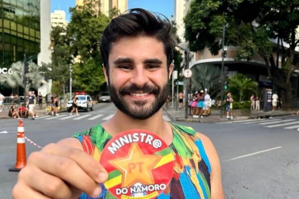 Autor de projeto contra fake news, sobrinho de Dilma recebe checagem por fake news sobre Trump