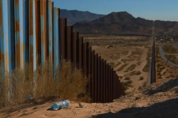 Agentes dos EUA descobrem túnel clandestino na fronteira com o México