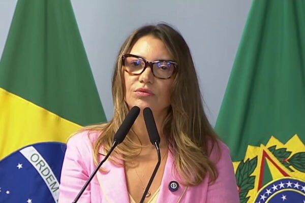 Janja resiste a trocas feitas por Sidônio na Secretaria de Comunicação