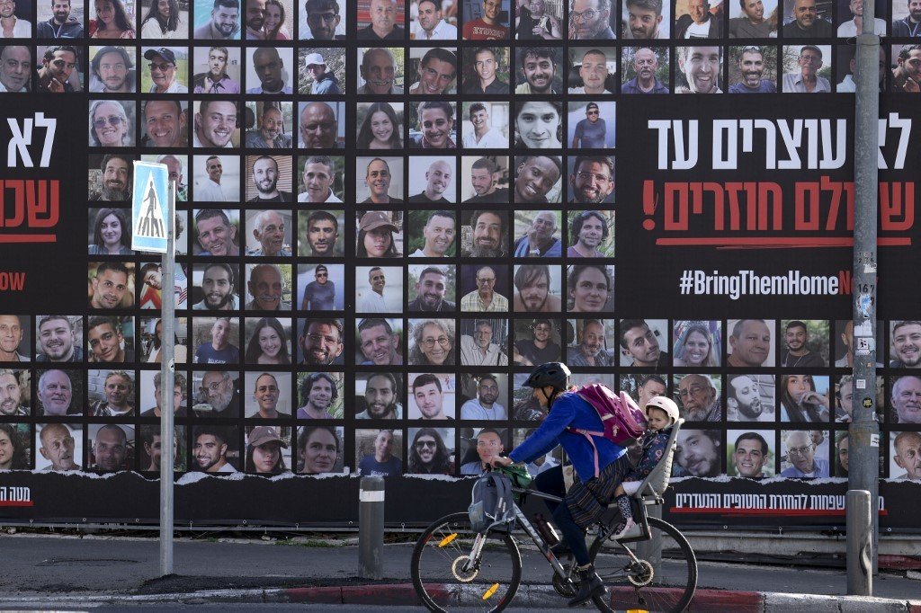 Hamas diz estar disposto a libertar todos os reféns em uma única troca na 2ª fase da trégua em Gaza