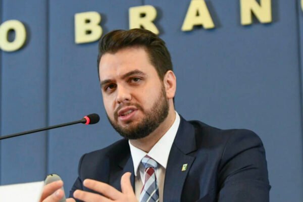 Defesa de Filipe Martins diz que relator da OEA conheceu o verdadeiro sistema brasileiro