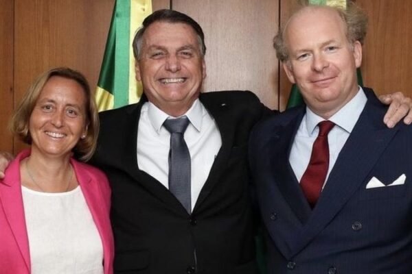 Neta de ministro de Hitler que se reuniu com Bolsonaro perde eleição para a esquerda na Alemanha