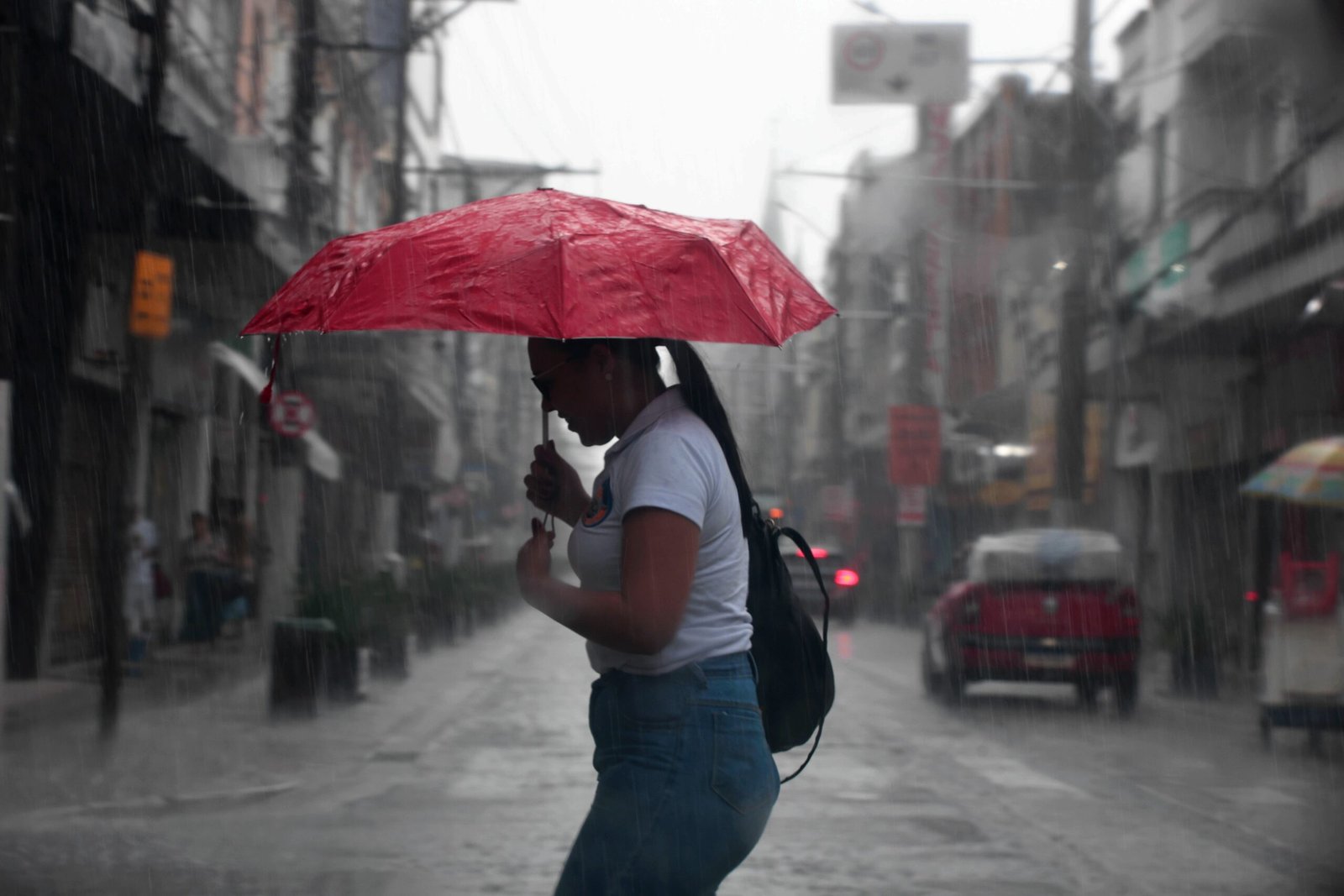 Defesa Civil alerta para frente fria e chuva no litoral de SP