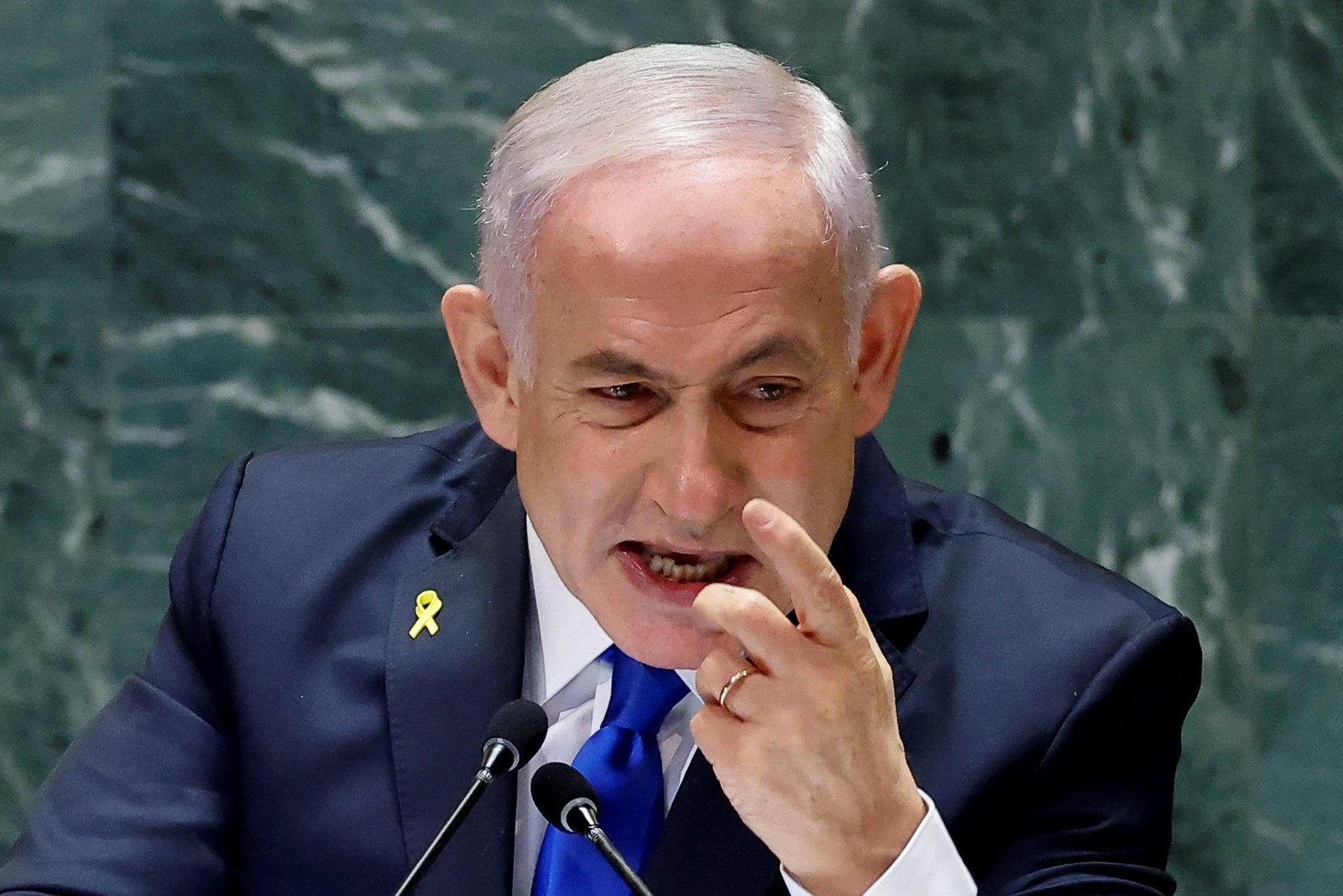 Netanyahu chega ao tribunal de Tel Aviv para julgamento por corrupção