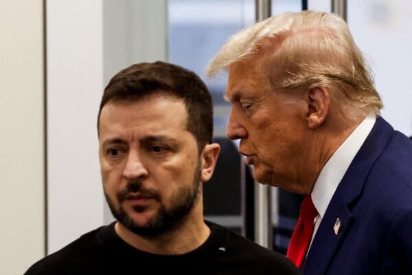 Após ser chamado de ‘ditador’ por Trump, Zelensky diz que está contando com o ‘pragmatismo’ dos EUA