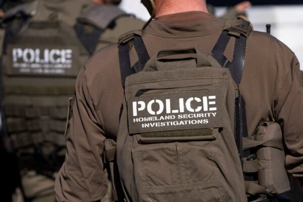 Governo Trump prende 11 mil imigrantes ilegais e pressiona por mais detenções