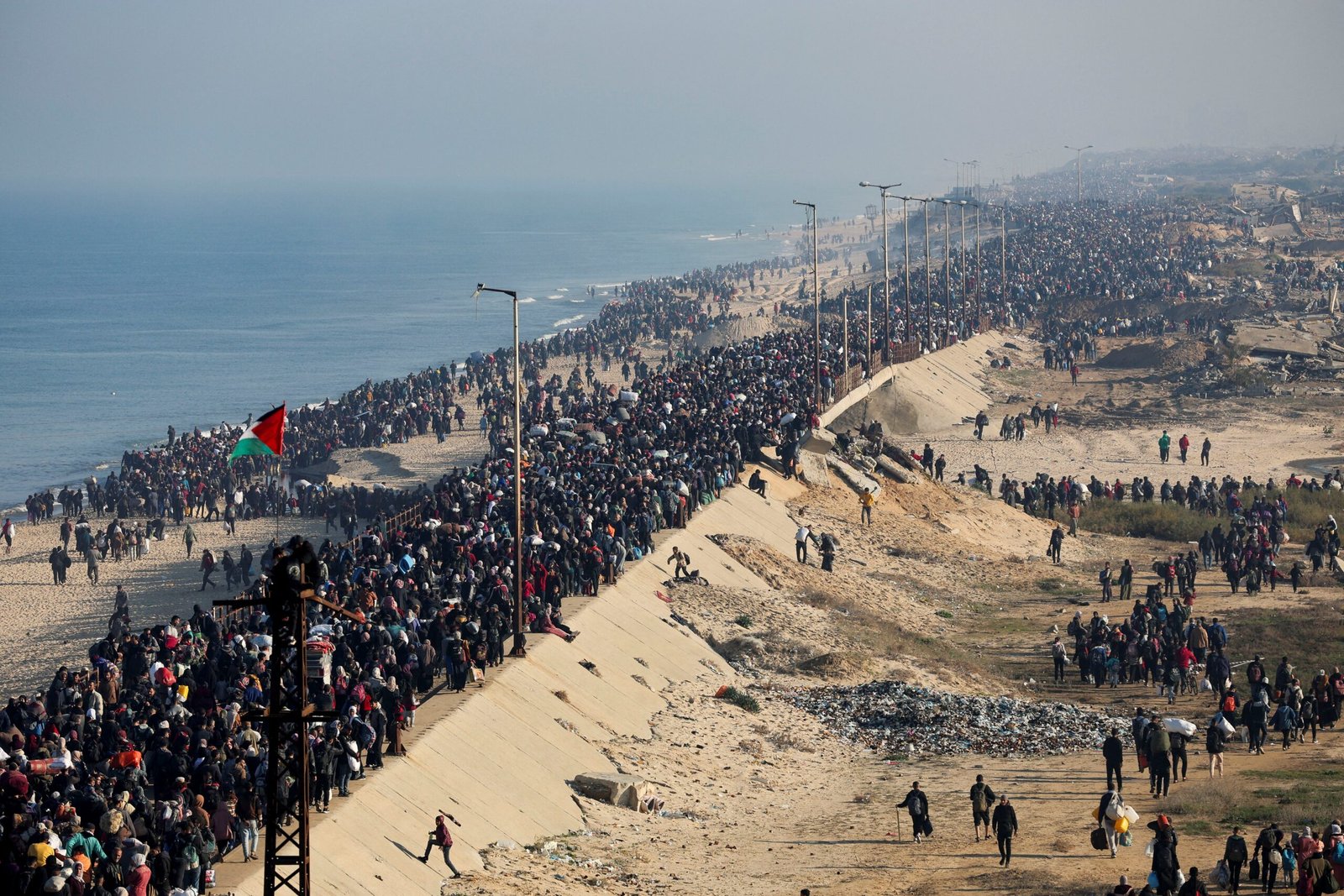 Ministro israelense ordena que Forças Armadas preparem plano para ‘saída voluntária’ de moradores de Gaza