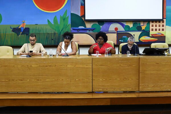 Debate sobre participação da favela no orçamento da cidade é realizado na Câmara