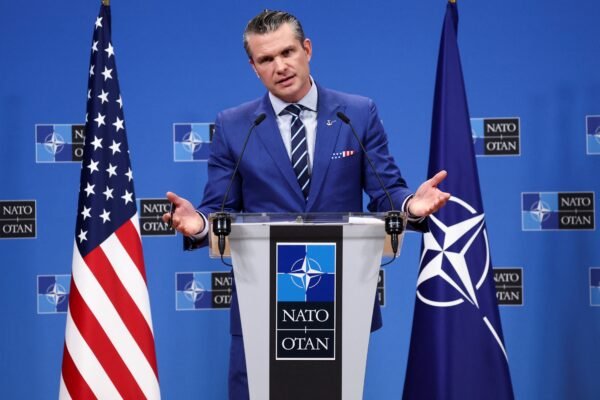 Europa não vai transformar o Tio Sam em ‘Tio Otário’, diz secretário de defesa dos EUA