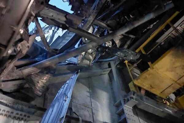 Abrigo de radiação da usina nuclear de Chernobil é atingido em ataque russo, diz Zelensky