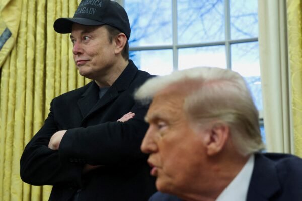 Elon Musk não dirige oficialmente o DOGE e trabalha como conselheiro de Trump, diz Casa Branca