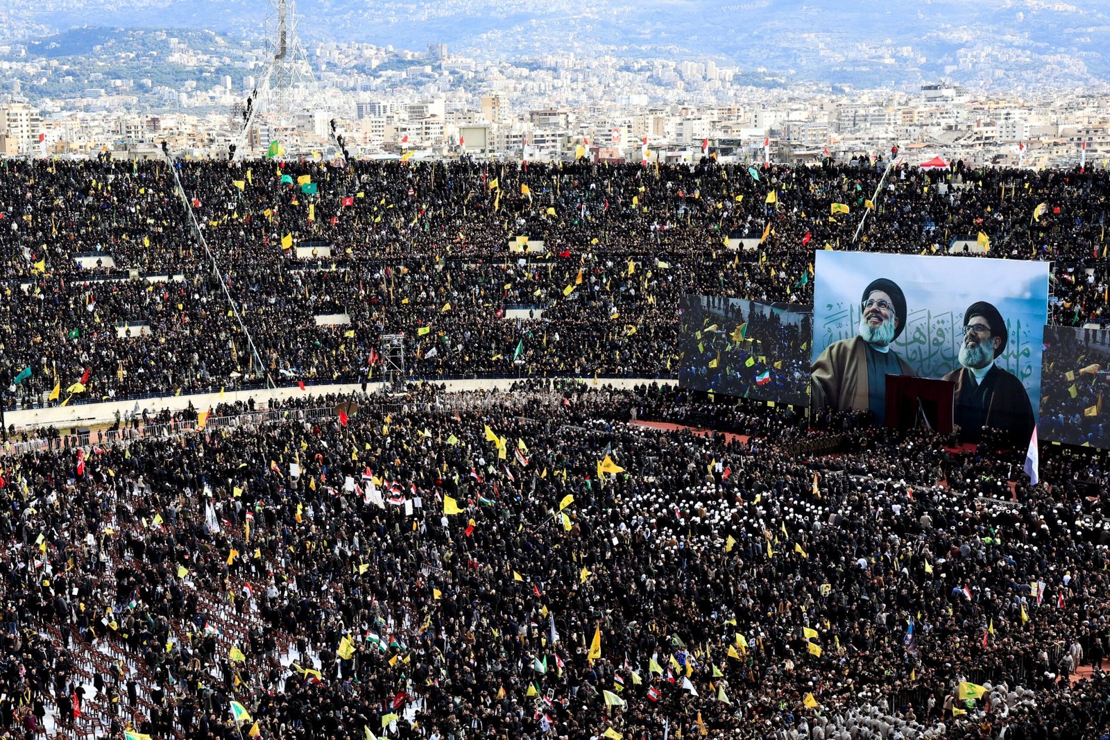 Em funeral de Hezbollah, novo líder do Hezbollah promete continuar a lutar contra Israel