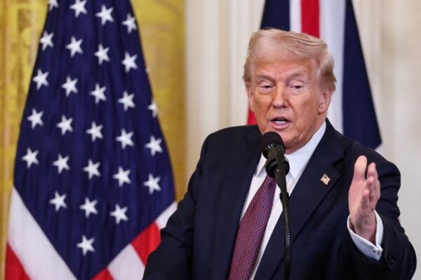 Trump foge de pergunta sobre ‘desculpas’ a Zelensky e diz que paz na Ucrânia pode não acontecer se não for negociada rapidamente
