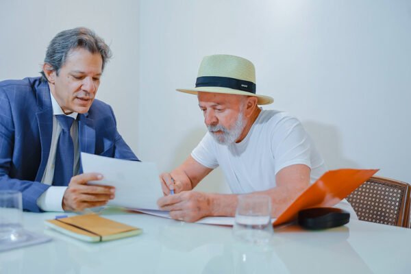 Governo Lula atrasa verba, e mais de 1,3 mi podem ficar sem água no Nordeste