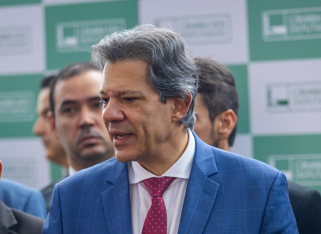 Alta dos combustíveis pressiona preço dos alimentos e desafia Lula a conter inflação