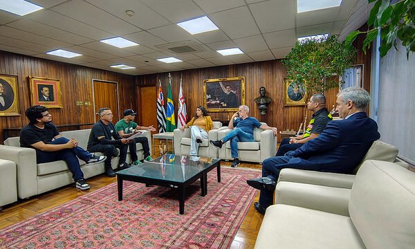 Câmara recebe minuta de projeto para regulamentação de mototaxi de trabalhadores independentes