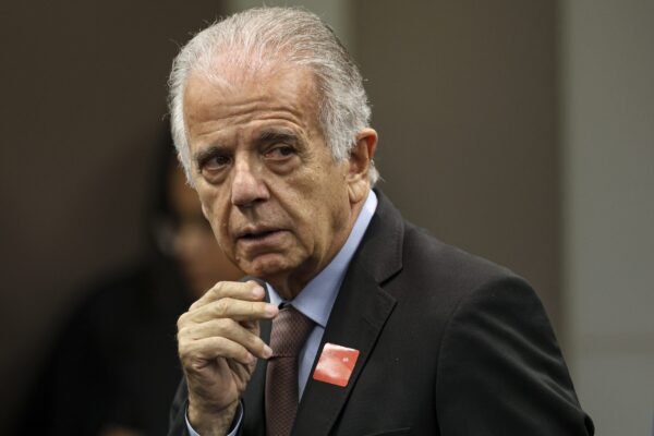 Convidados não comparecem, e evento de Lula para a indústria fica esvaziado