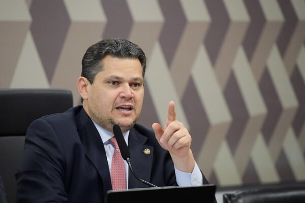 Rodrigo Constantino critica o excesso de pragmatismo na política