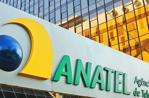 A mando de Moraes, Anatel notifica provedores a bloquear Rumble