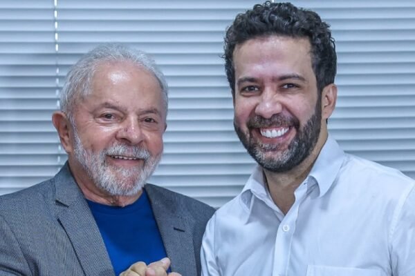 Janones sofre 3ª suspensão e pode ser expulso da OAB Janones sofre 3ª suspensão e pode ser expulso da OAB