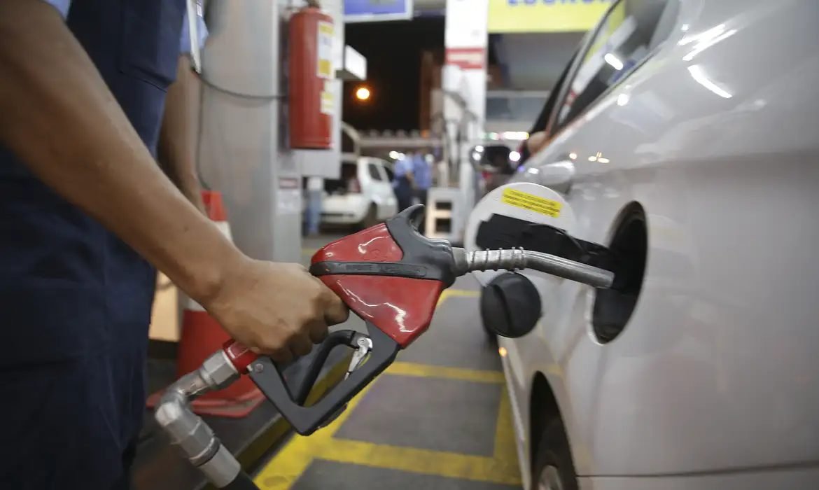 Etanol fica mais caro em 20 Estados e mais barato em 4, diz ANP
