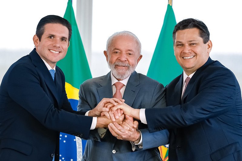 Depois de reunião com Lula, Alcolumbre fala em ‘apoiar a agenda do governo’