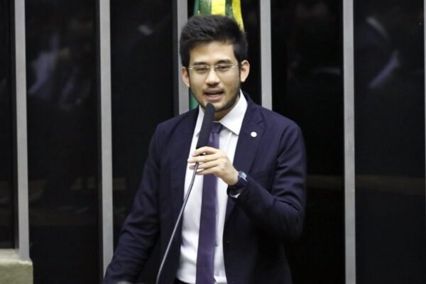 Deputado propõe divulgar gastos com cartão corporativo acima de R$ 5 mil