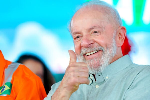 ‘Lula despreza a população do Norte’, diz Silvia Waiãpi
