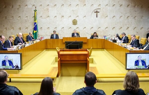 Bolsonaro defende eventual julgamento no plenário do STF