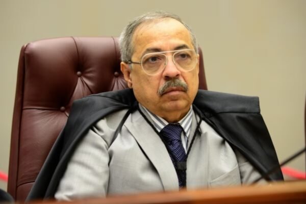 Não há injúria racial em ofensa a homem branco pela cor da pele, decide STJ
