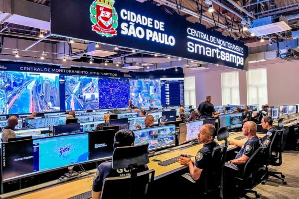 Deputado aciona Ministério Público contra desligamento do Smart Sampa no Carnaval