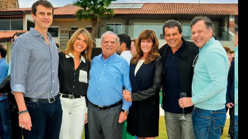 Família Camargo compra a rede de rádios Transamérica