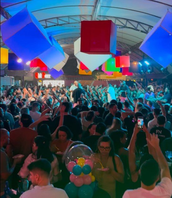 Servidores da ANTT usam carros oficiais para ir a festa em casa de show