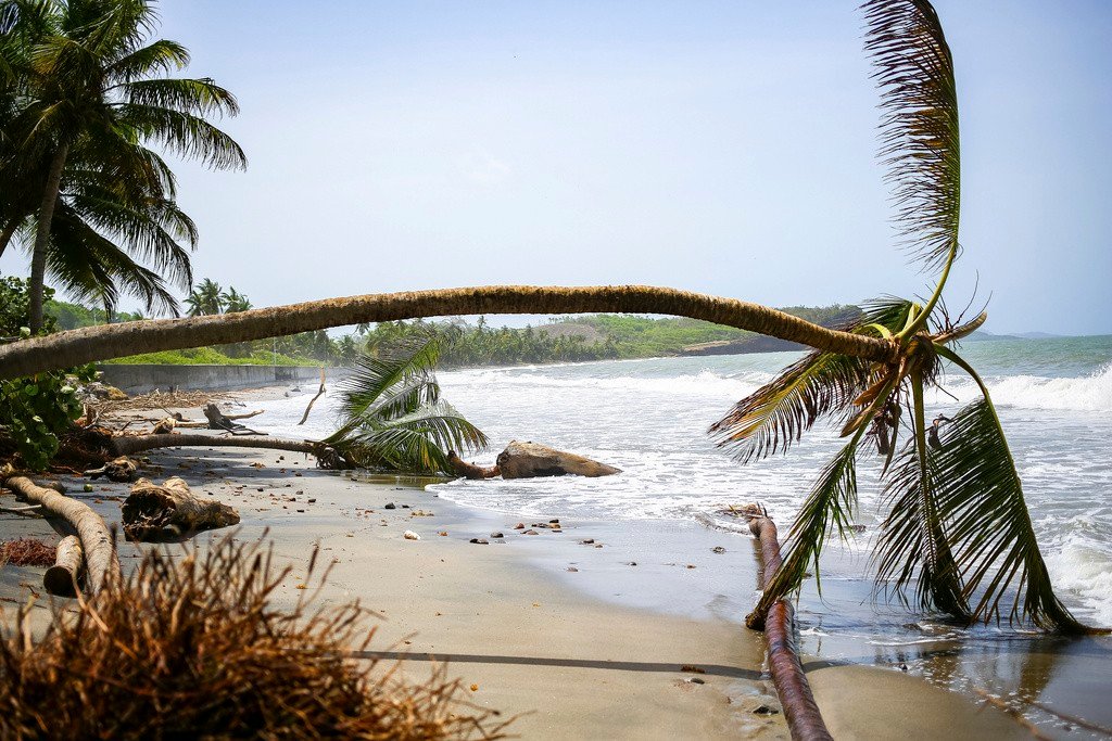 Terremoto de magnitude 7,6 atinge Caribe; ilhas pedem que moradores deixem áreas à beira-mar