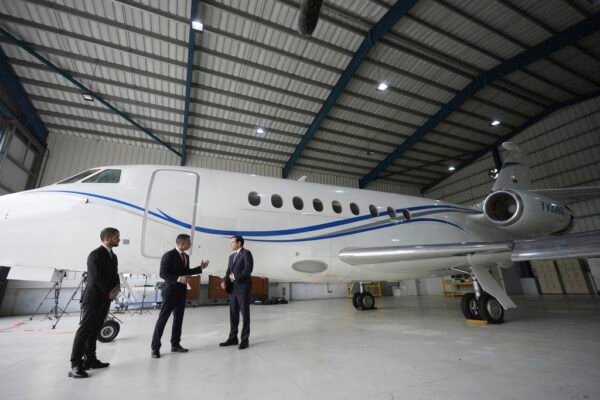 Venezuela chama de ‘roubo descarado’ apreensão de 2º avião presidencial de Maduro pelos EUA