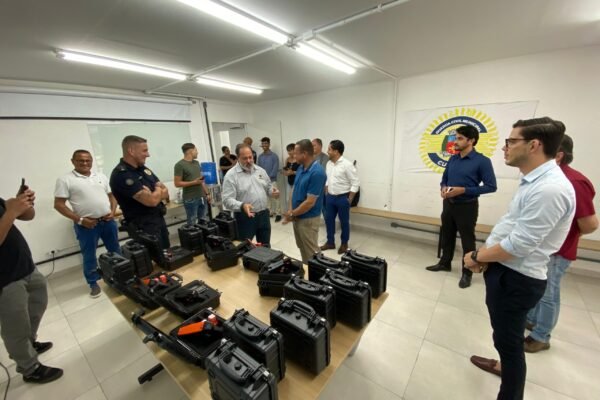 Guarda Civil Municipal de Cubatão, SP, recebe armas de choque não letais