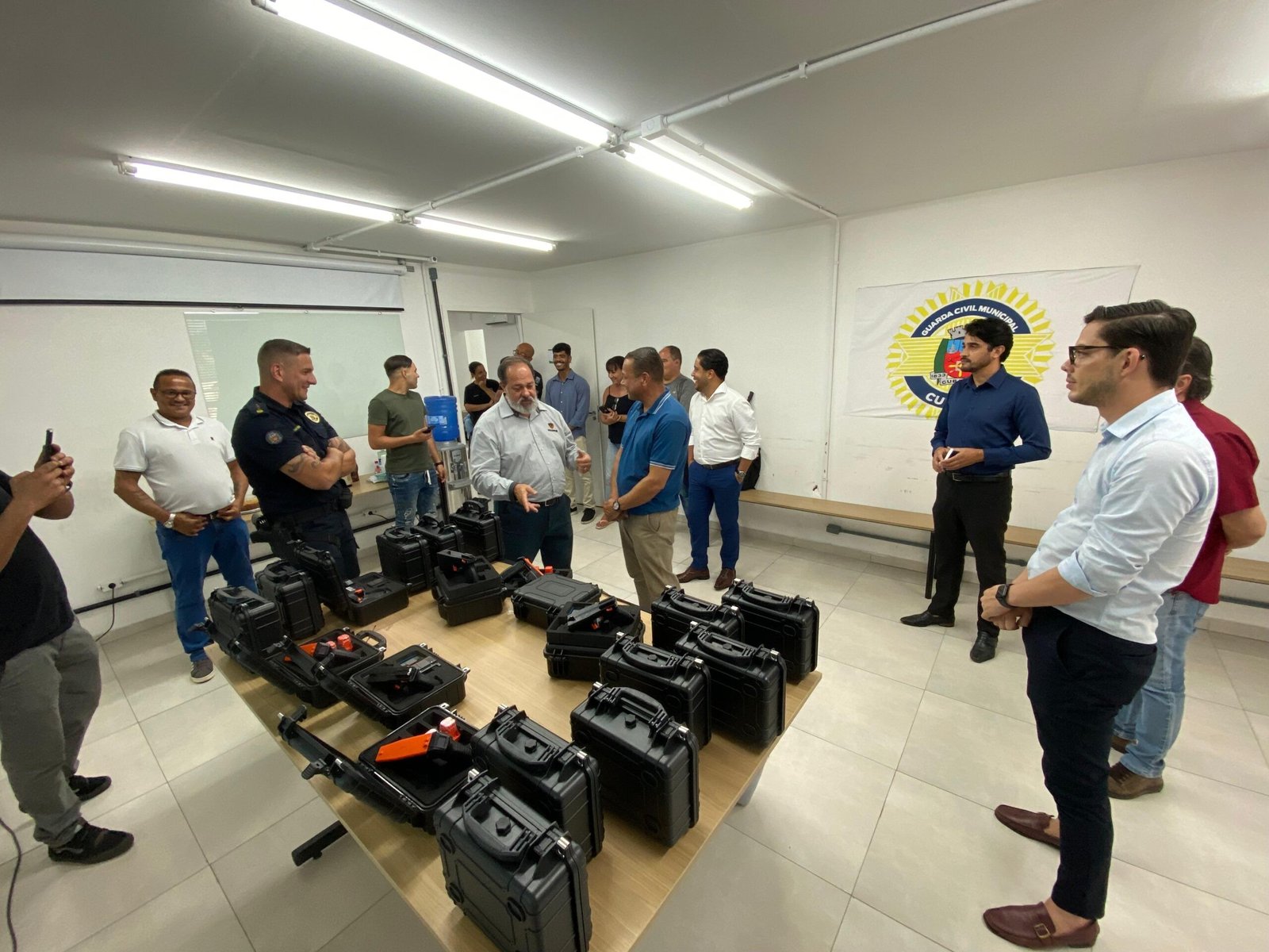 Guarda Civil Municipal de Cubatão, SP, recebe armas de choque não letais