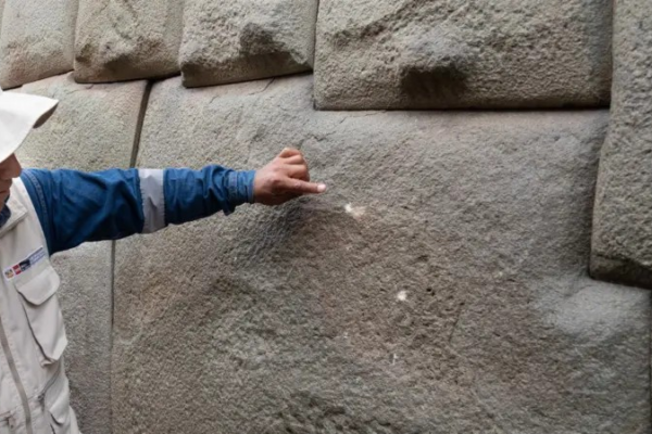 O que é a pedra de 12 ângulos, joia da arquitetura inca vandalizada de forma irrecuperável