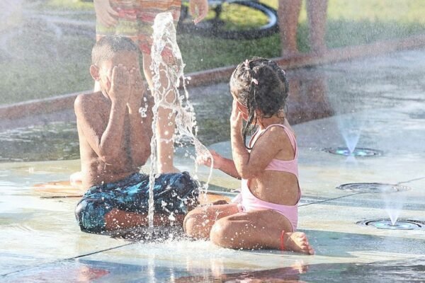 Massa de ar quente faz temperaturas ultrapassarem os 35°C no litoral e interior de SP; saiba mais