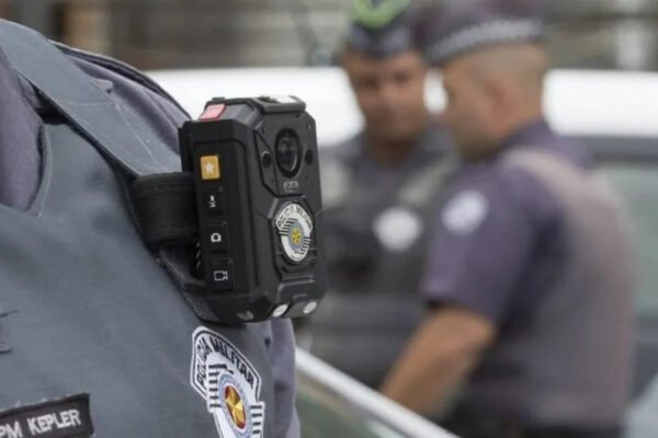 Tarcísio e Barroso discutem uso de câmeras corporais pela PM de SP